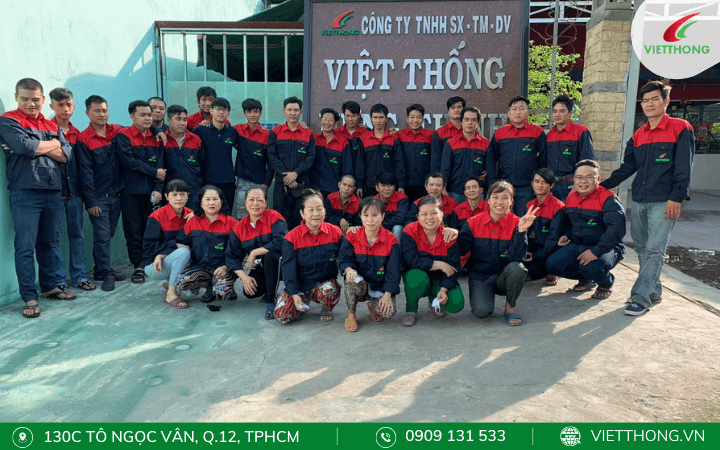 Tập thể nhân viên công ty Việt Thống