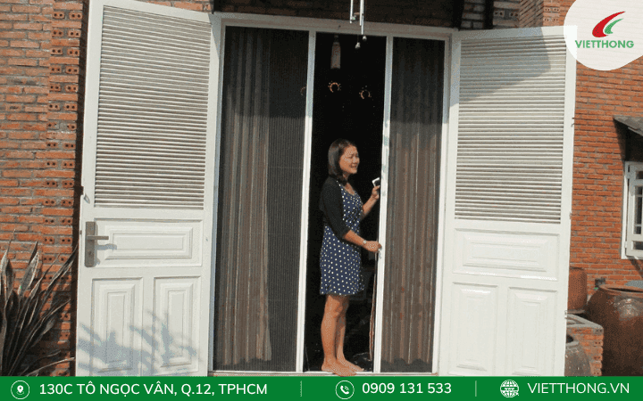 Cách chống côn trùng vào nhà bằng cửa lưới chống côn trùng