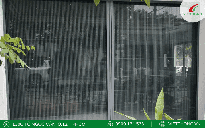 Sử dụng cửa lưới chắn côn trùng chống kiến cánh