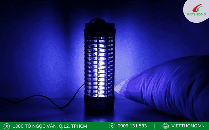 Dùng đèn bắt muỗi diệt con thiêu thân