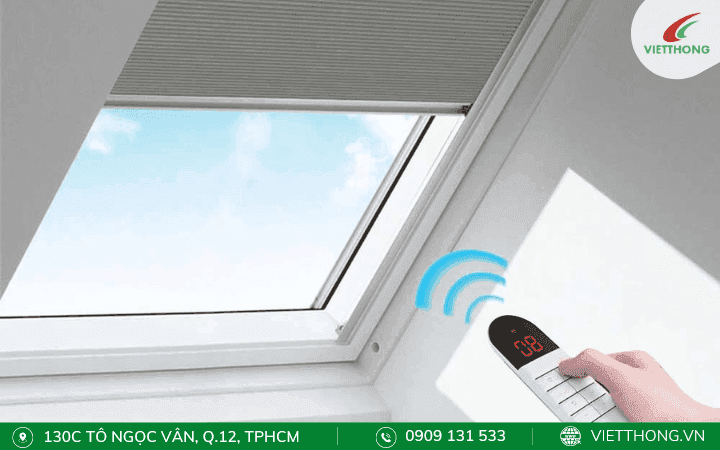 Rèm tổ ong cho giếng trời điều khiển bằng remote