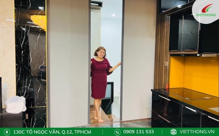 Vách ngăn lạnh rèm tổ ong 2 cánh - Hình ảnh vách ngăn phòng bếp