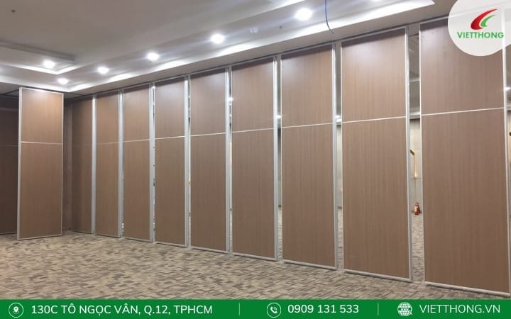 Vách ngăn di động có ray treo mang lại thẩm mỹ cao