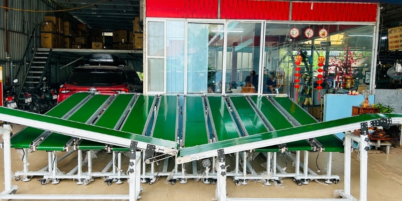 Dự án băng tải PVC nghiêng khung nhôm